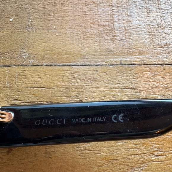 Authentic Black Gucci sunglasses - Picture 6 of 6